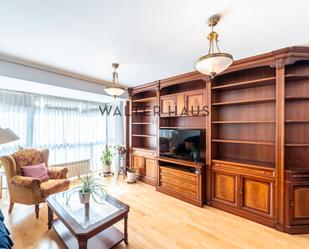 Living room of Flat to rent in  Madrid Capital  with Air Conditioner, Heating and Storage room