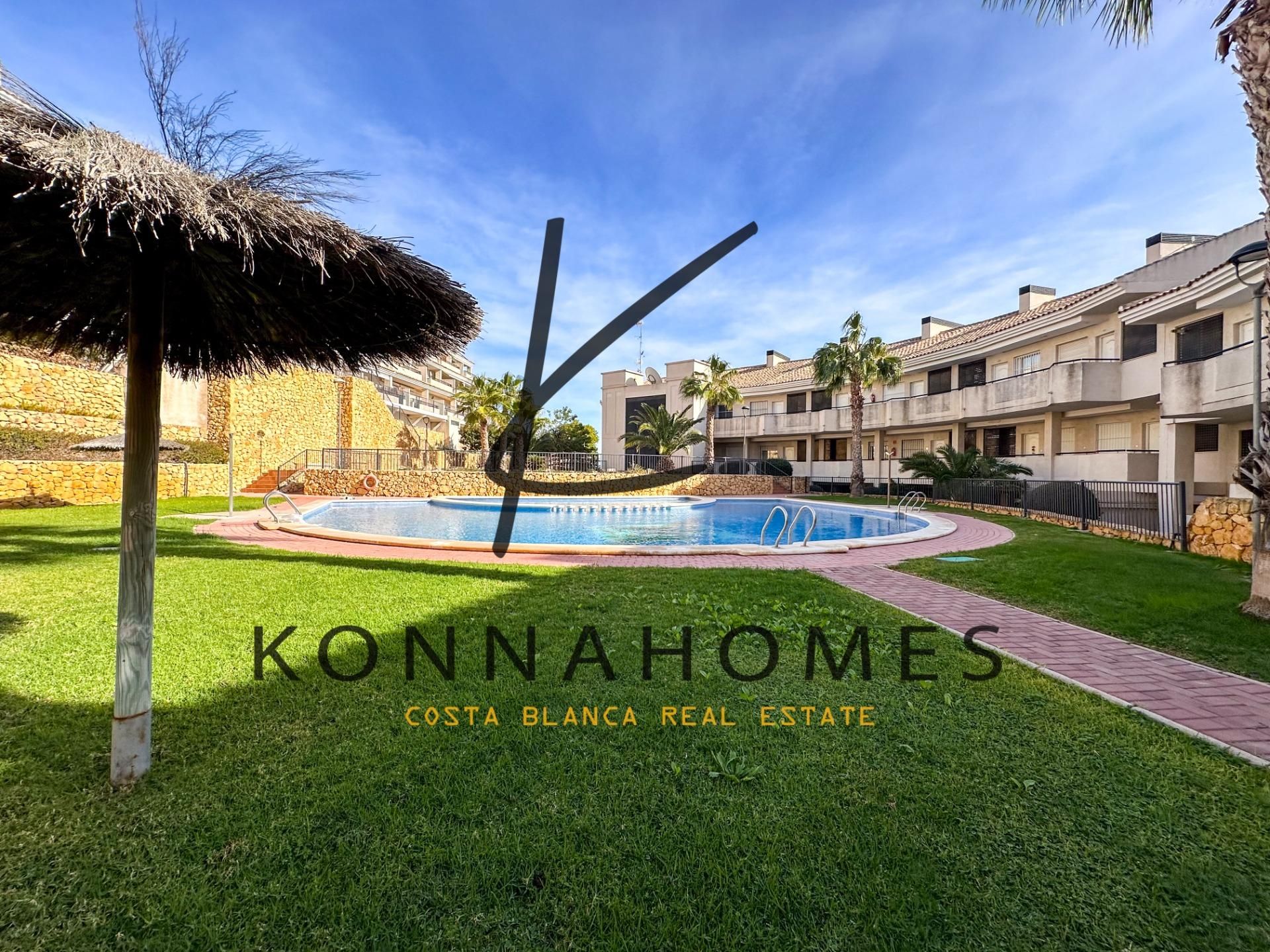 Vista exterior de Apartament en venda en Monforte del Cid amb Aire condicionat, Calefacció i Jardí privat