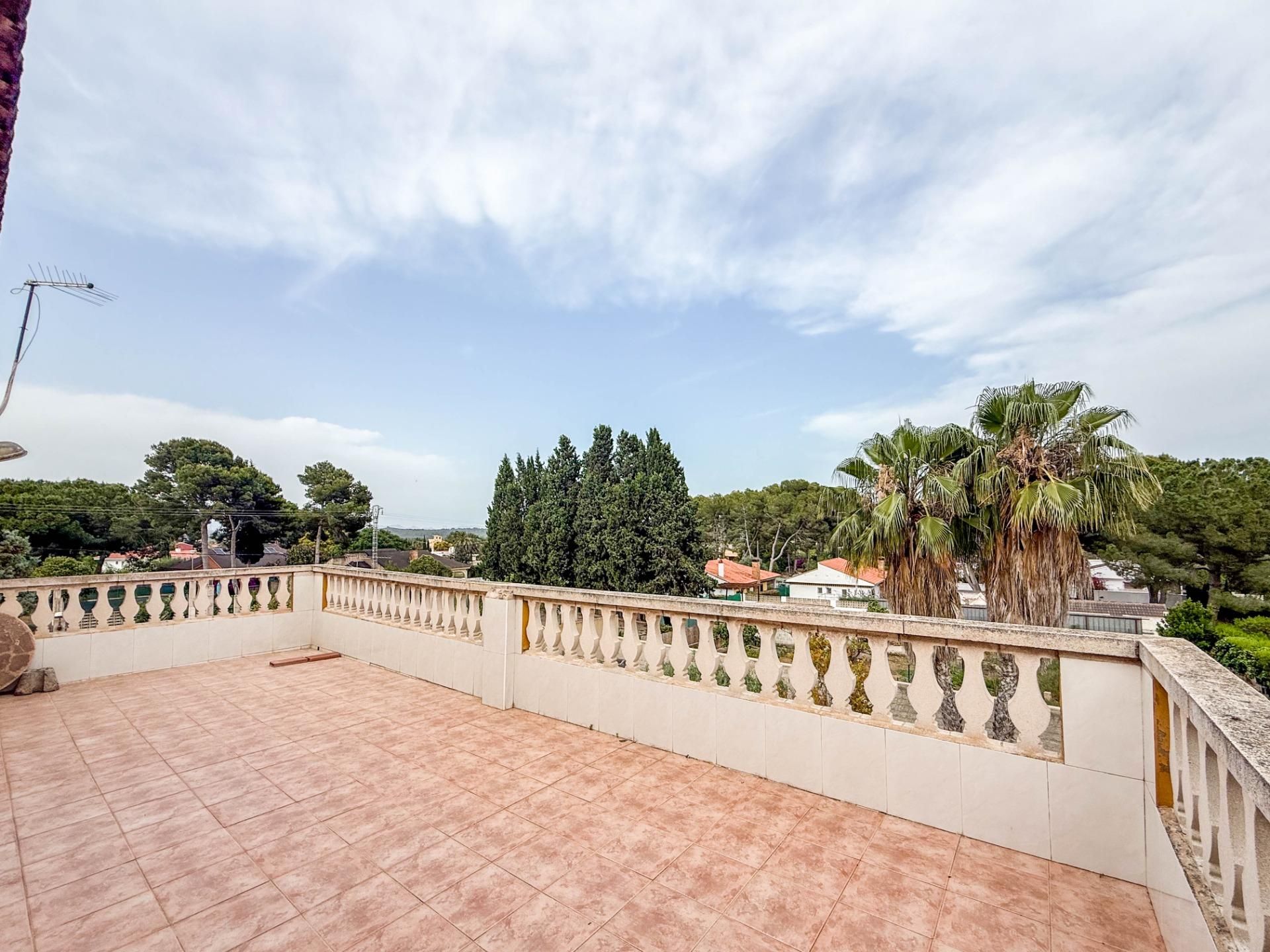 Terrassa de Casa o xalet en venda en Riba-roja de Túria amb Aire condicionat, Jardí privat i Parquet