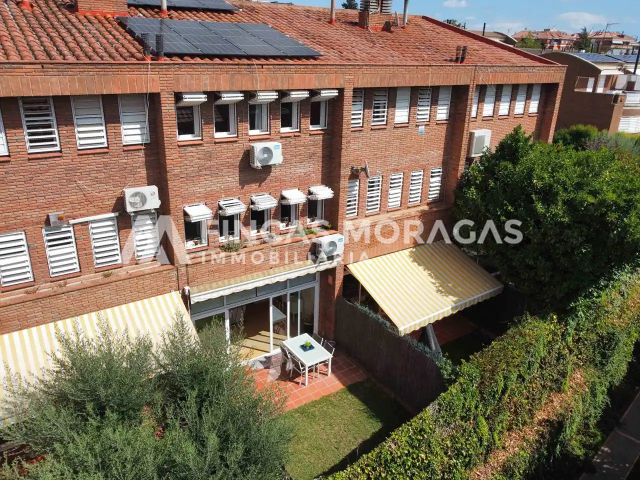 Vista exterior de Casa adosada en venda en Sant Domènec