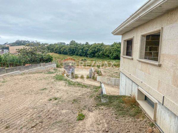 Casa-chalet en Venta en Rúa Outeiro en Priegue