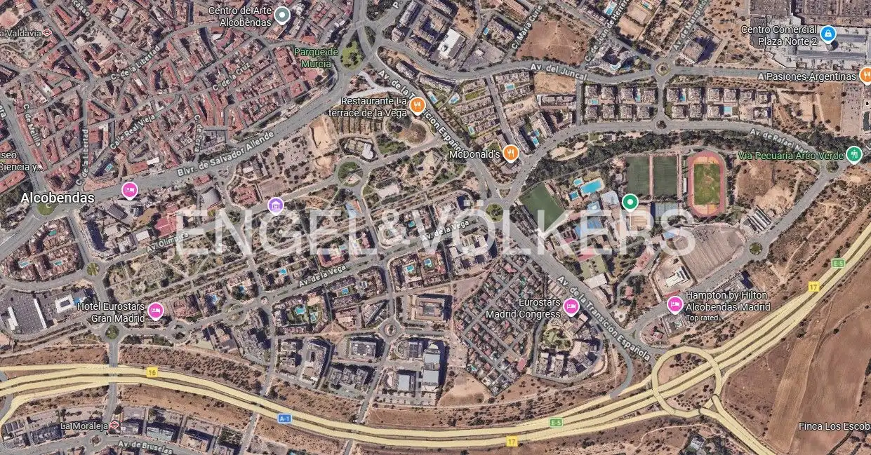 Vista exterior de Casa o chalet en venta en La Moraleja con Calefacción, Jardín privado y Parquet