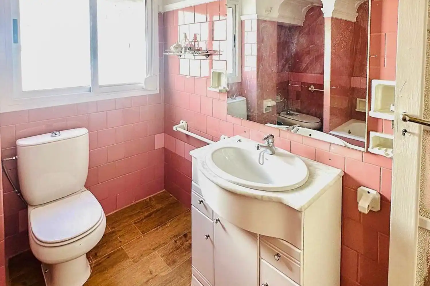 Baño de Casa o chalet en venta en Caudete de las Fuentes con Calefacción, Terraza y Trastero
