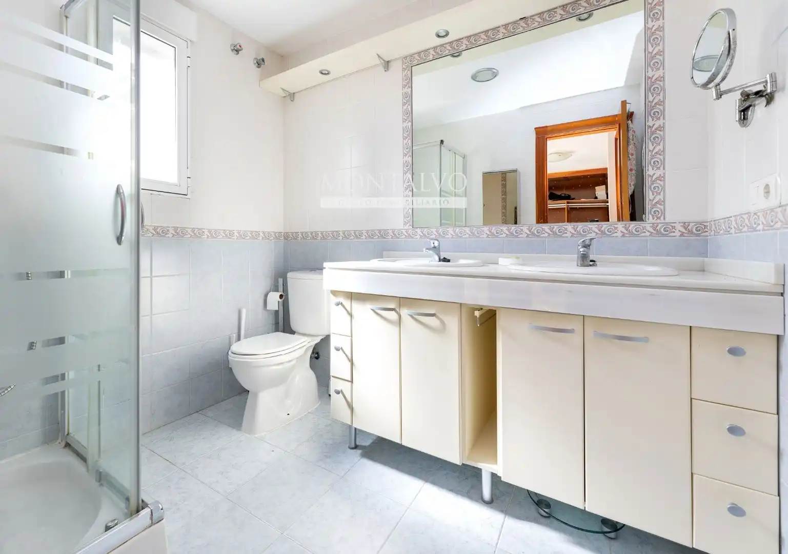Baño de Casa o chalet en venta en Gójar con Calefacción y Piscina