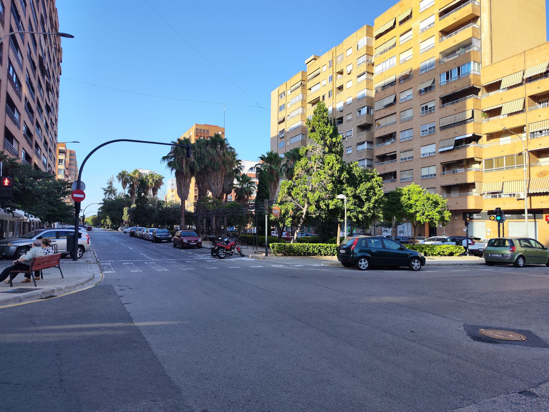 Vista exterior de Pis de lloguer en  Valencia Capital amb Moblat i Balcó