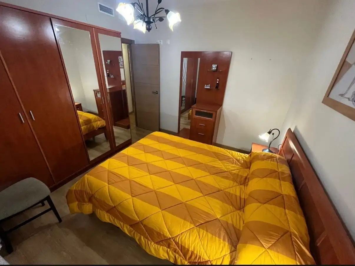 Bedroom of Flat for rent in Baeza  with Air Conditioner, Heating and Parquet flooring