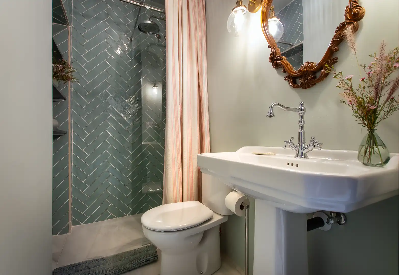 Bathroom of Detached homes for sale in Marbella  with Air Conditioner, Terrace and Storage room
