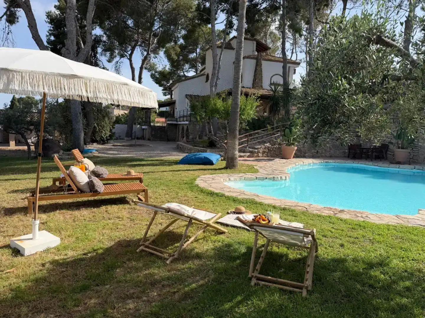 Piscina de Finca rústica de lloguer en Manises amb Aire condicionat, Jardí privat i Traster
