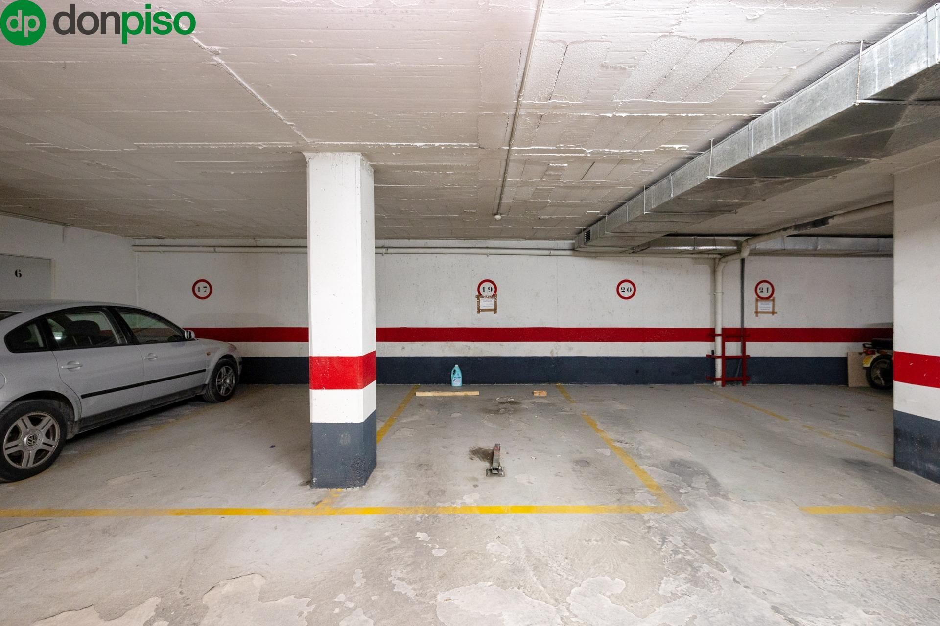 Parking de Garaje en venta en  Granada Capital