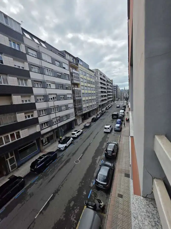 Vista exterior de Piso en venta en Avilés con Calefacción, Terraza y Trastero