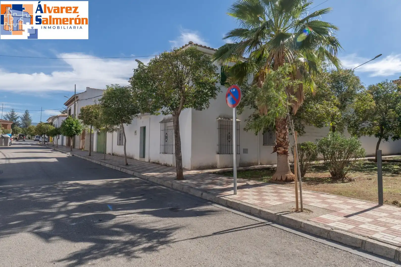 Vista exterior de Casa o xalet en venda en Albolote amb Terrassa i Balcó