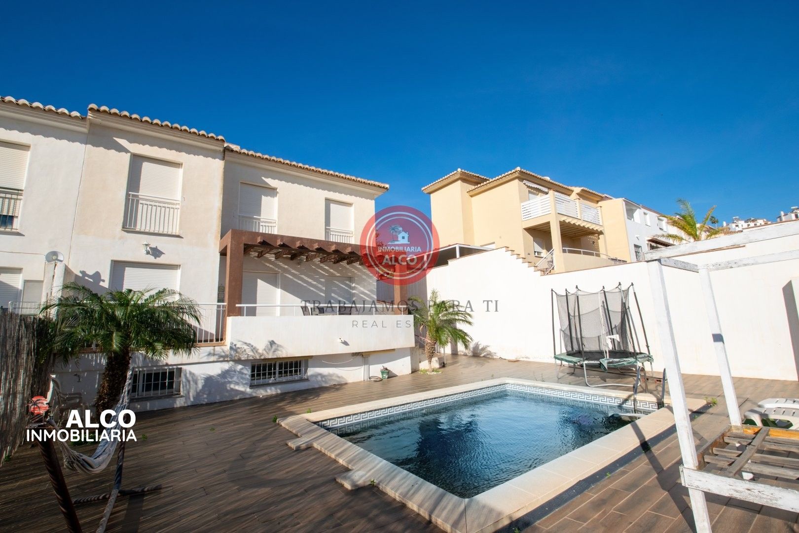 Vista exterior de Casa adosada en venda en Torrox amb Terrassa i Piscina
