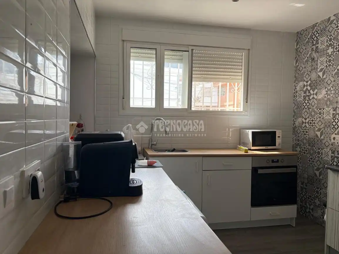 Cocina de Casa adosada en venta en Sevilla con Aire acondicionado