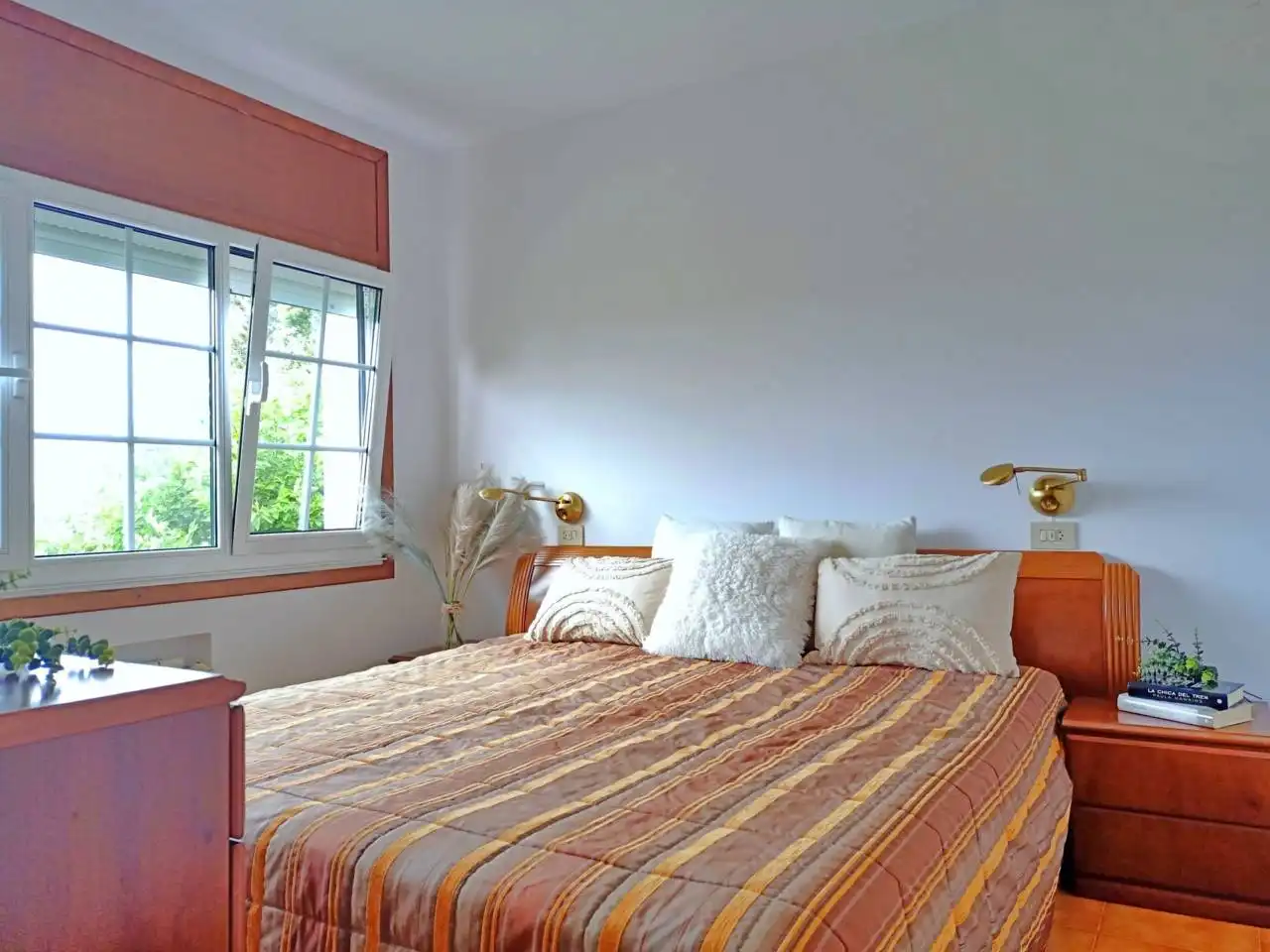 Habitación de Casa o chalet en venta en Oleiros con Calefacción