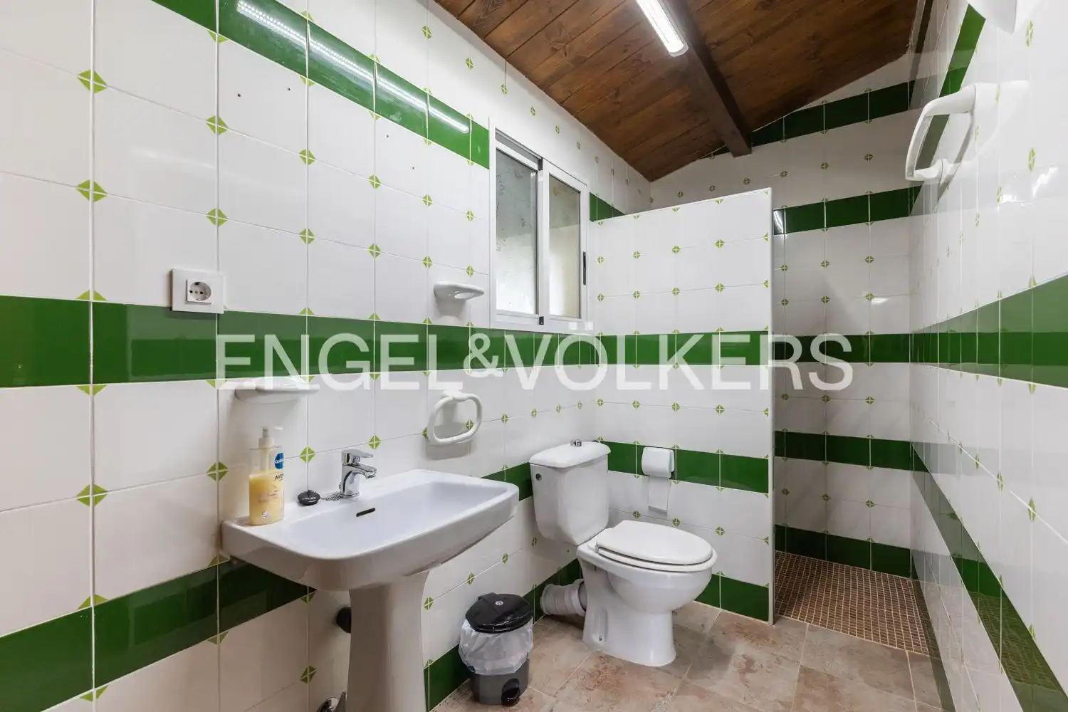 Baño de Casa o chalet en venta en Enguera con Aire acondicionado, Calefacción y Jardín privado