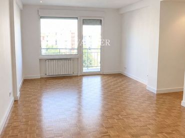 Appartement avec ascenseur à louer à LIRA