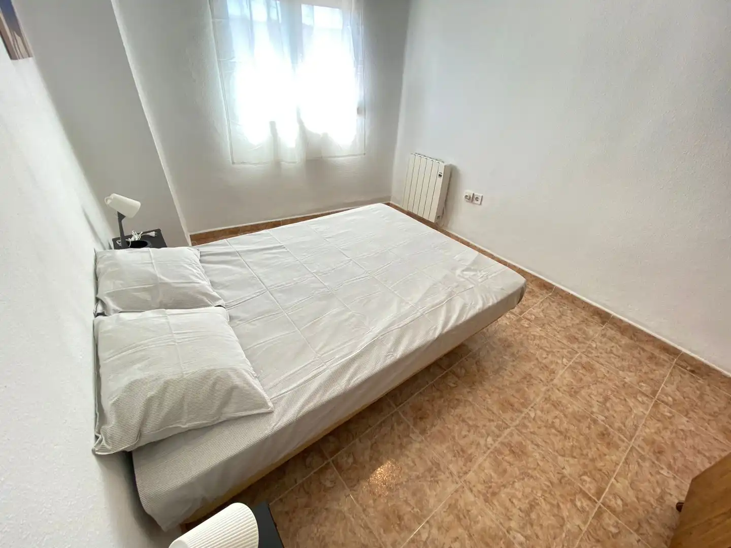 Room in Calle de Pedro Laborde, 10, Portazgo