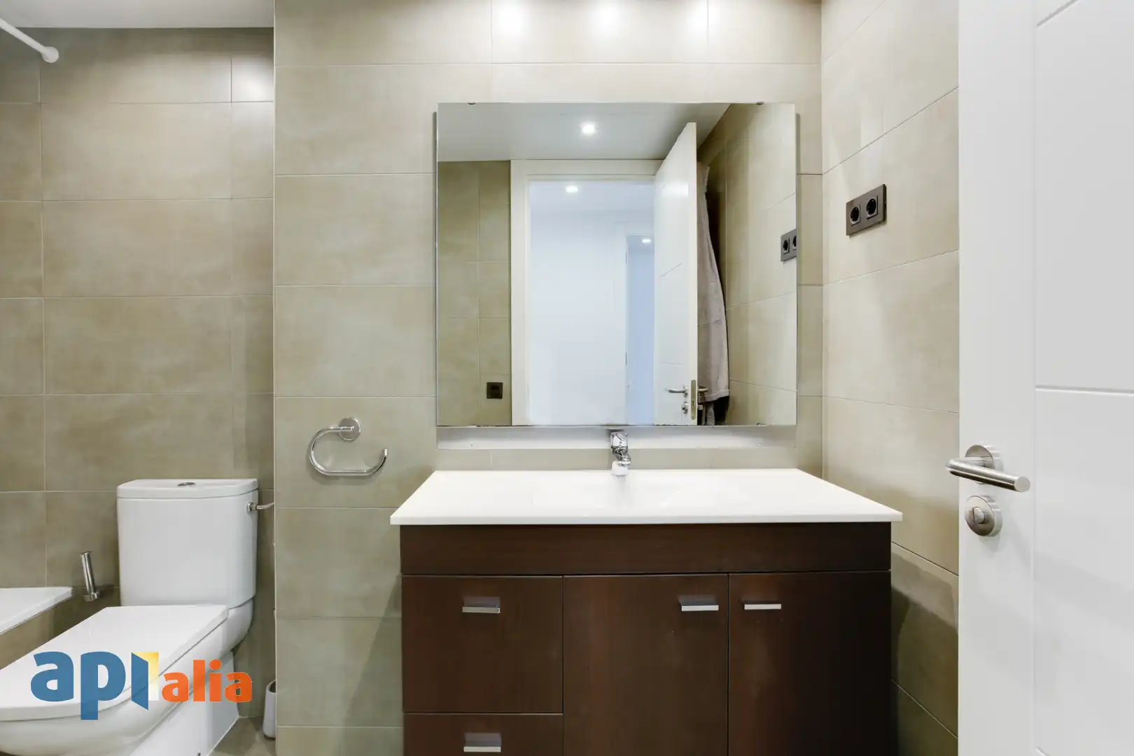 Bathroom of Duplexes for sale in Esplugues de Llobregat  with Air Conditioner, Heating and Storage room