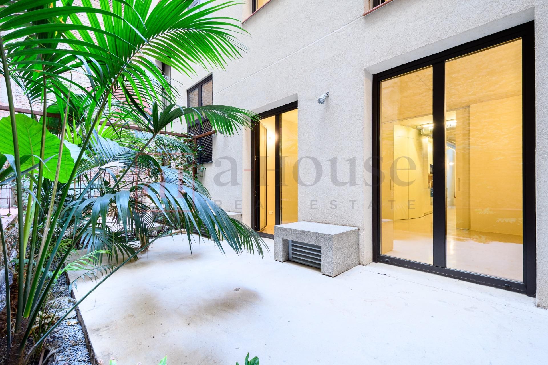 Terrassa de Pis en venda en  Barcelona Capital amb Aire condicionat, Jardí privat i Terrassa