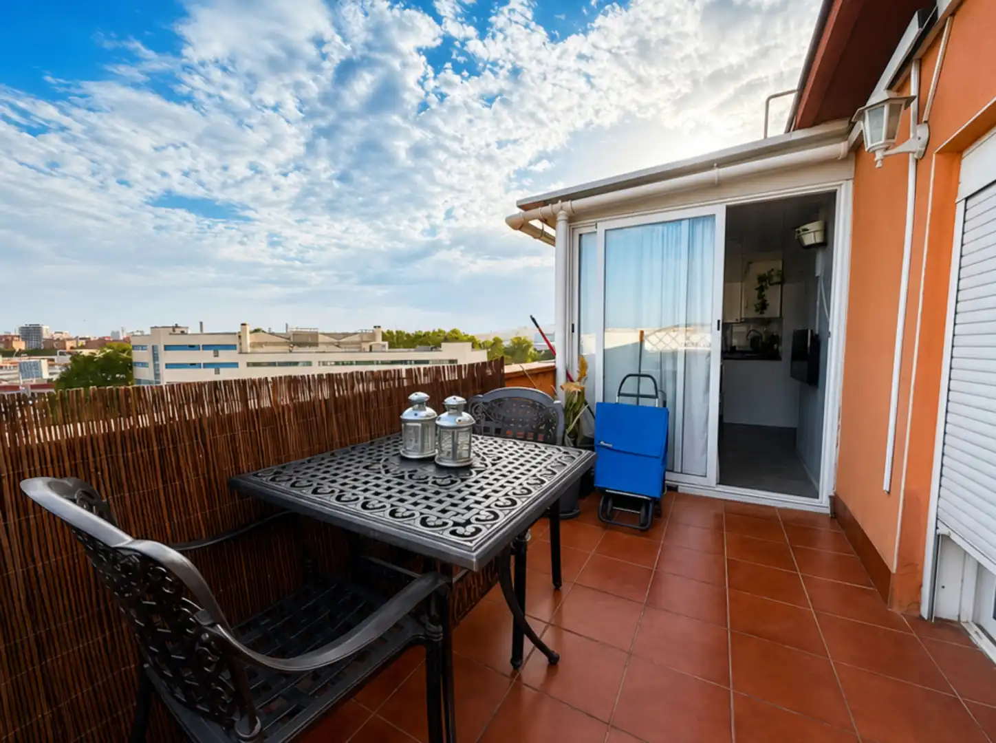 Balcony of Attic for sale in Barcelona  with Air Conditioner, Terrace and Oven