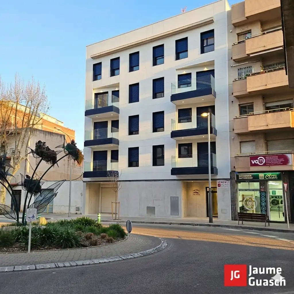 Vista exterior de Àtic en venda en Torredembarra amb Aire condicionat, Calefacció i Parquet