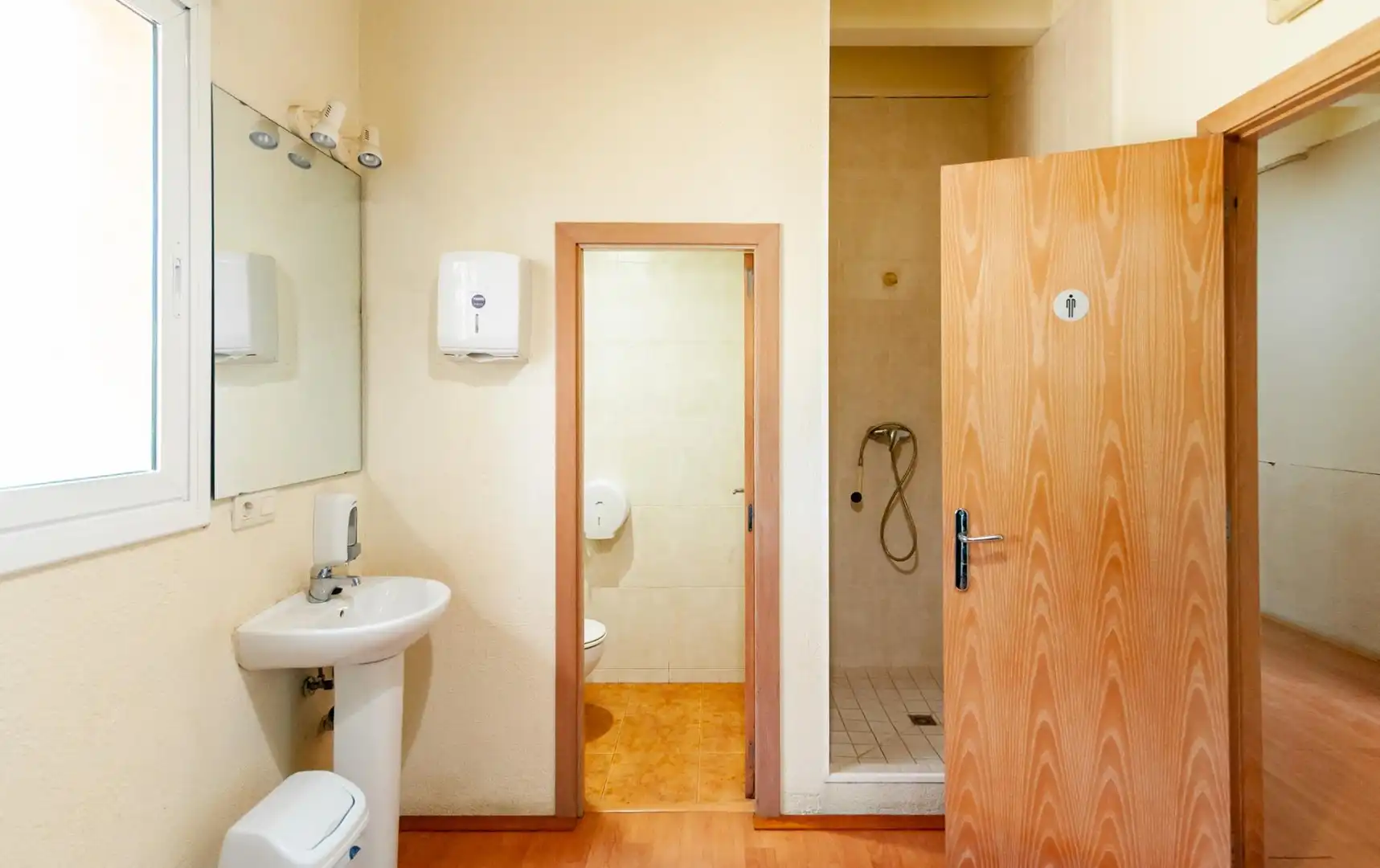 Badezimmer von Geschaftsraum zur Miete in Pacs del Penedès