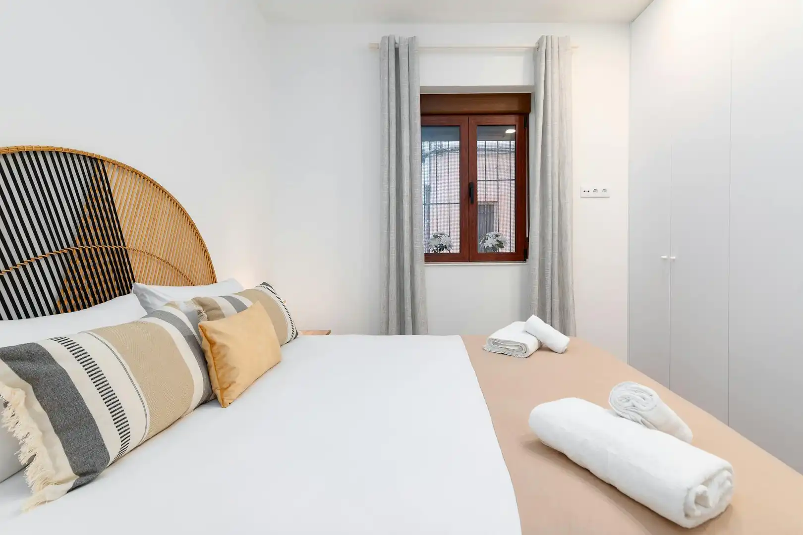Bedroom of Flat for rent in Ciutat Vella 