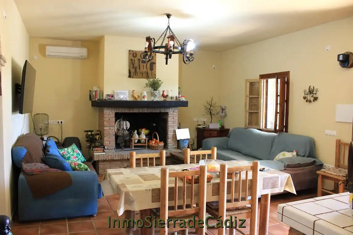 Wohnzimmer von Country house zum Verkauf in Utrera mit Klimaanlage, Heizung und Privatgarten
