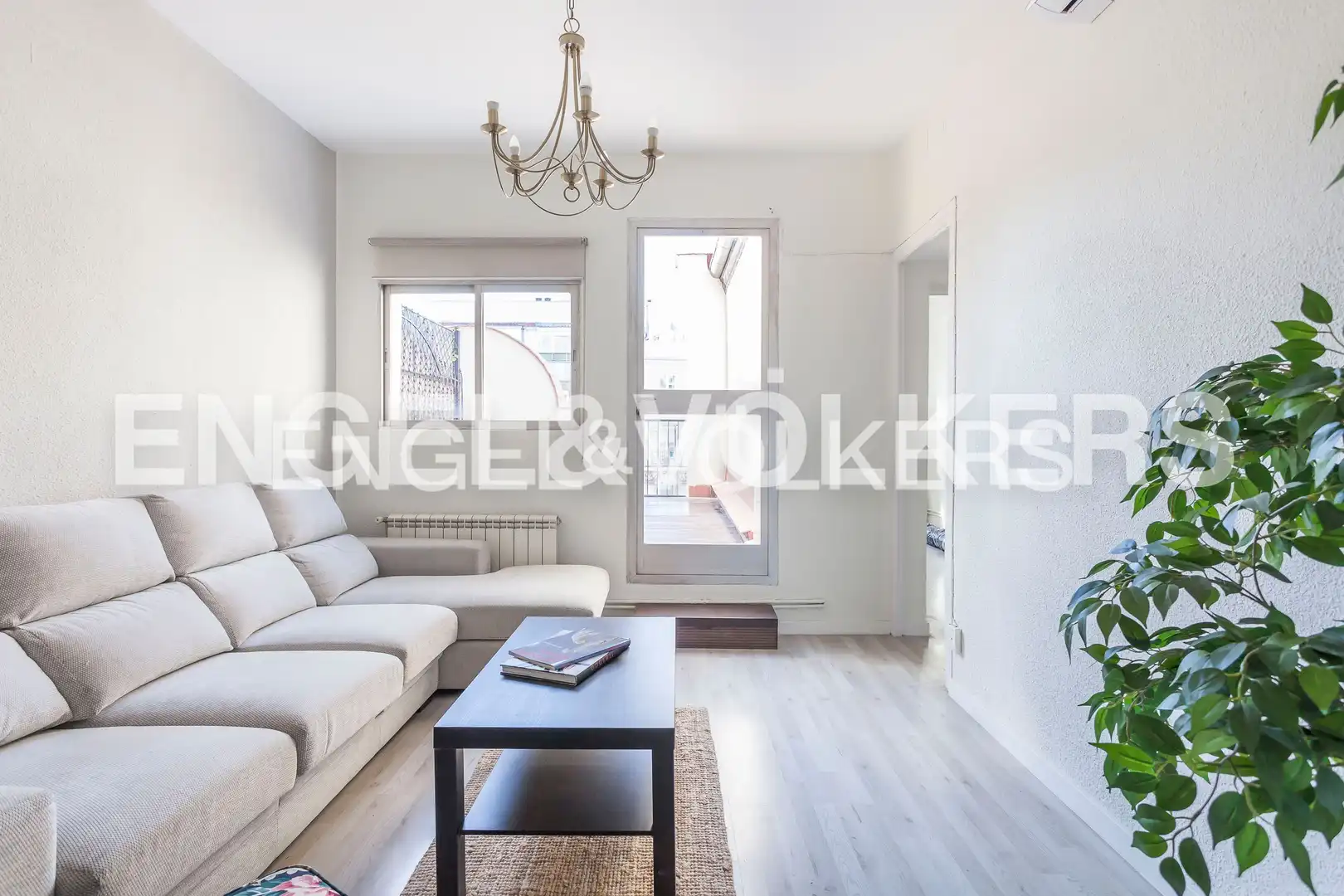 Living room of Attic for rent in Madrid  with Air Conditioner, Heating and Parquet flooring