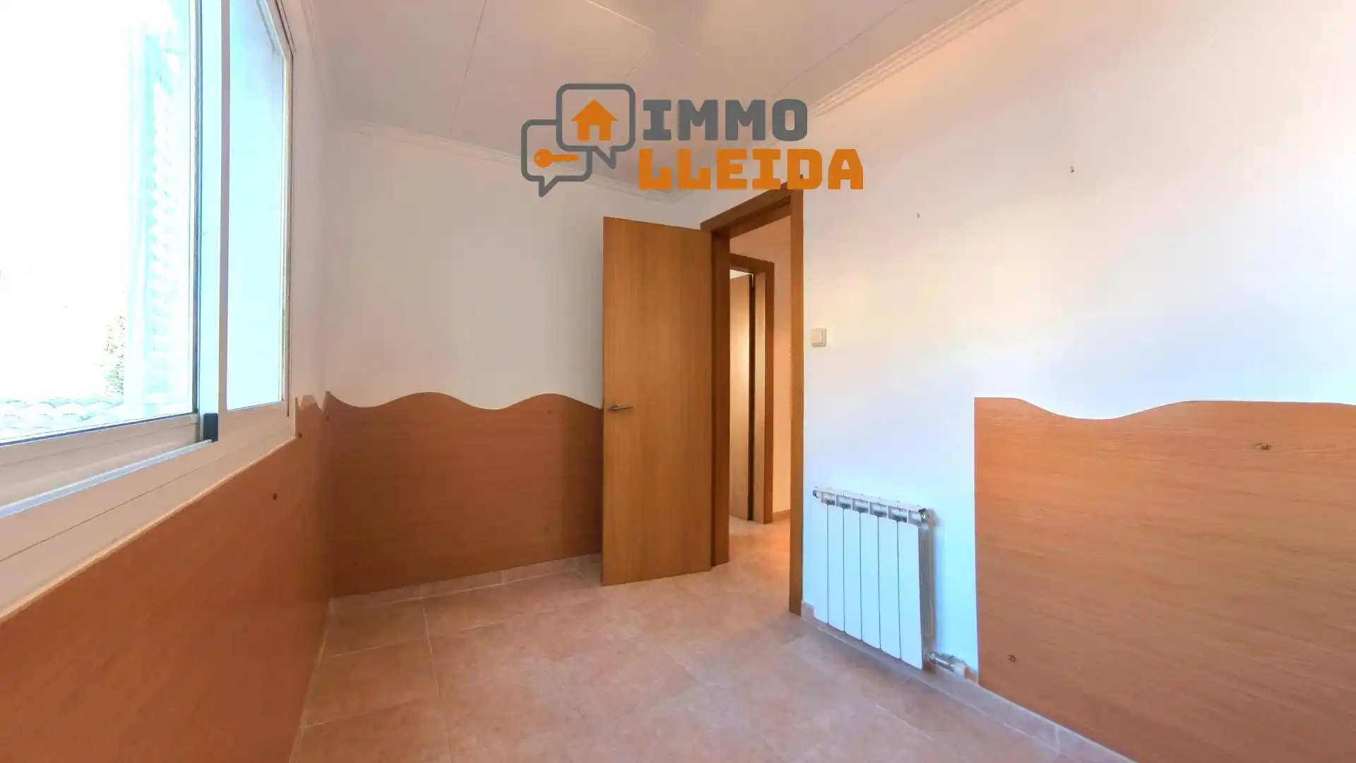Habitación de Casa adosada en venta en Balaguer con Calefacción y Terraza