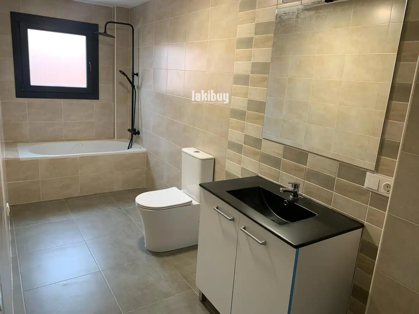Badezimmer von Wohnung zum Verkauf in La Fuliola mit Klimaanlage, Heizung und Terrasse