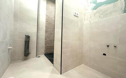 Bathroom of Flat for sale in Leganés  with Air Conditioner and Terrace