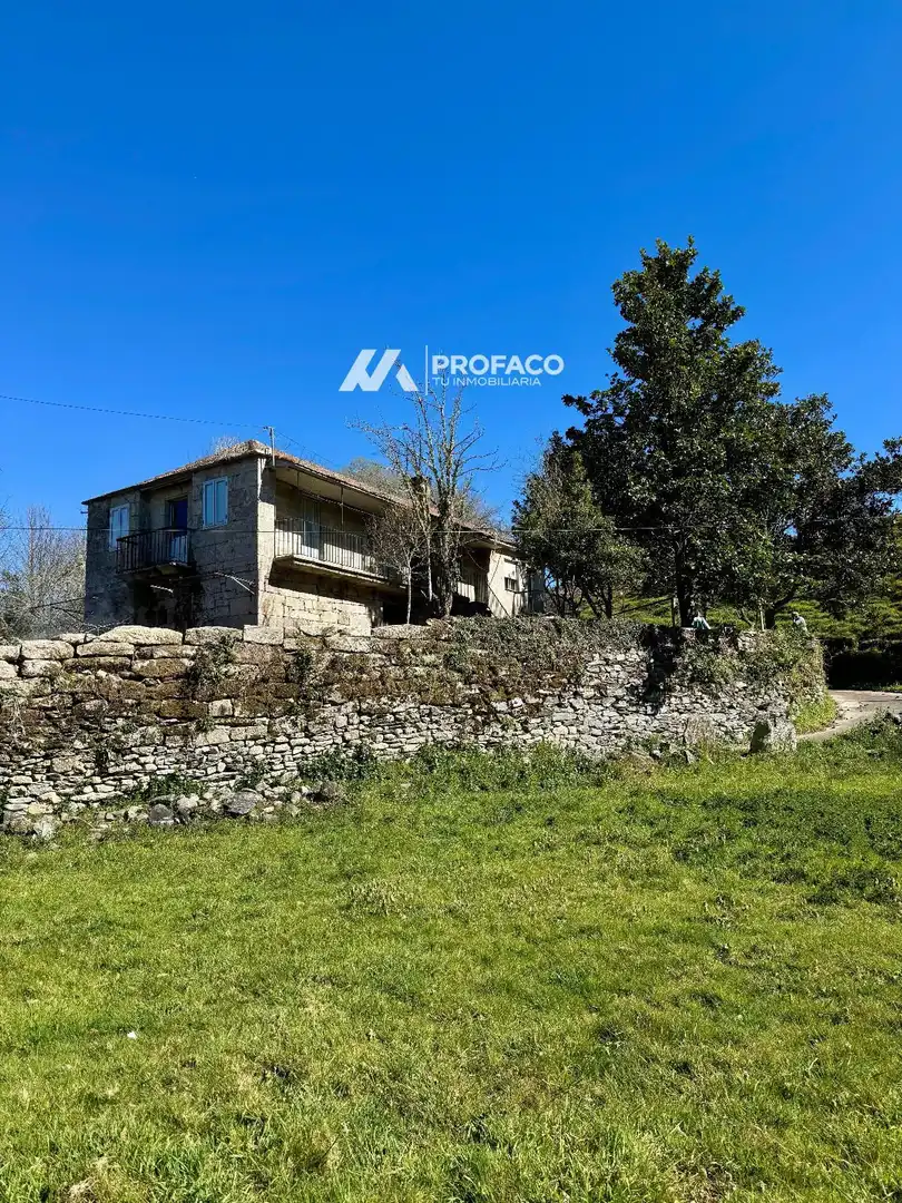 Vista exterior de Casa o chalet en venta en O Irixo con Terraza y Amueblado