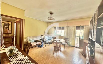 Living room of Flat for sale in  Madrid Capital  with Heating and Terrace