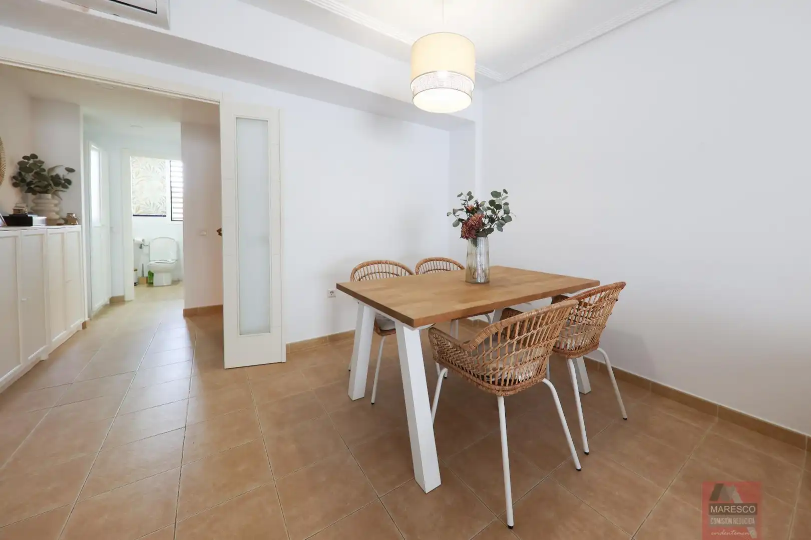 Esszimmer von Einfamilien-Reihenhaus zum Verkauf in Mijas mit Klimaanlage, Terrasse und Abstellraum