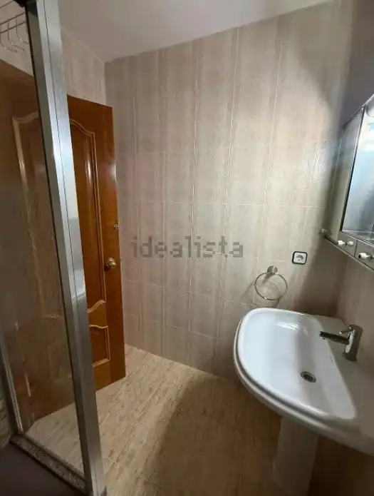 Badezimmer von Wohnung zur Miete in Burjassot mit Möbliert, Ofen und Waschmaschine