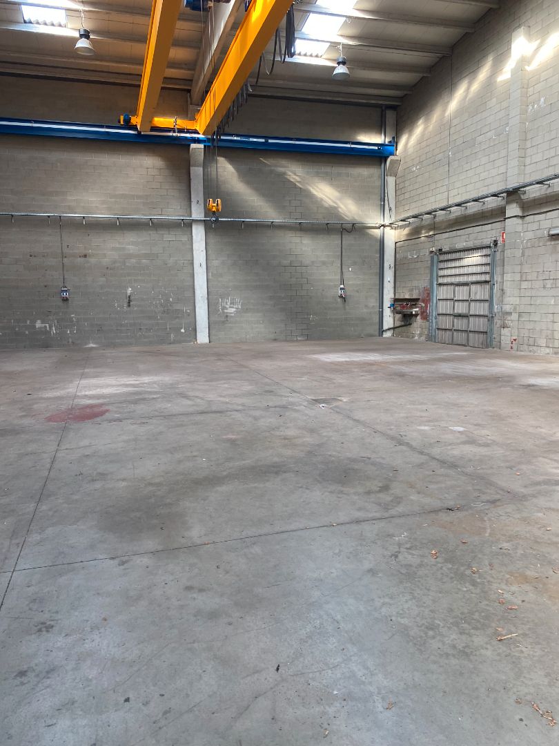 Nau industrial de lloguer a Carrer de Bescanó, Domeny
