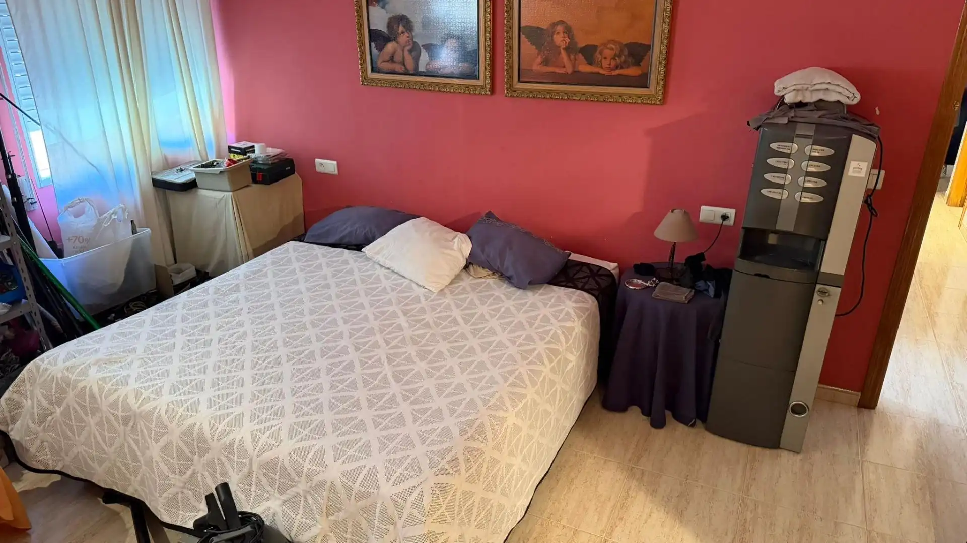 Habitación de Apartamento en venta en Castellón de la Plana / Castelló de la Plana con Terraza, Trastero y Amueblado