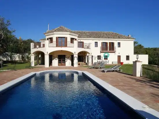 Chalet con terraza en venta en Sotogrande Alto