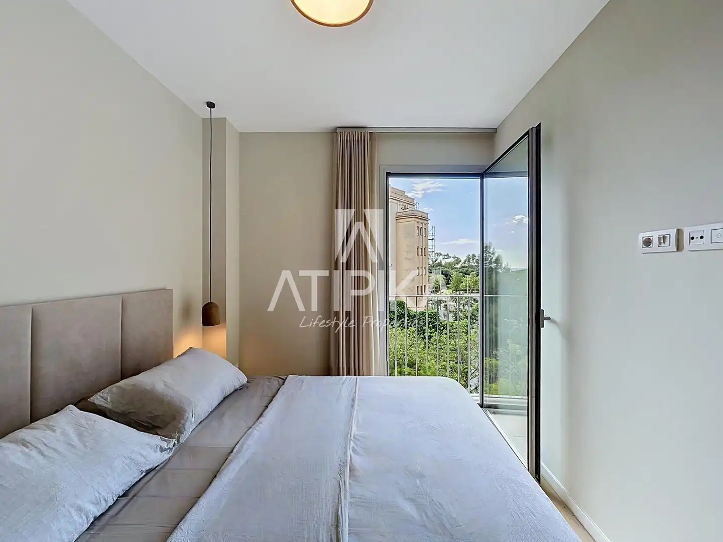 Bedroom of Flat for rent in Barcelona  with Air Conditioner, Parquet flooring and Terrace