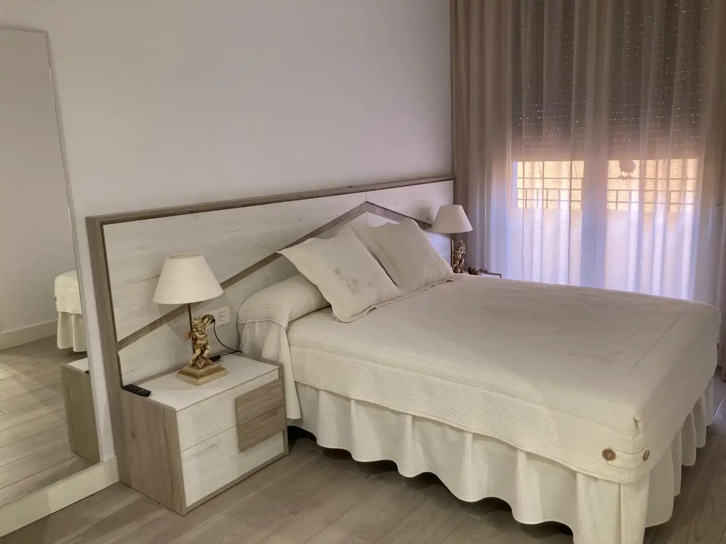 Schlafzimmer von Wohnung zum Verkauf in Monzón mit Möbliert
