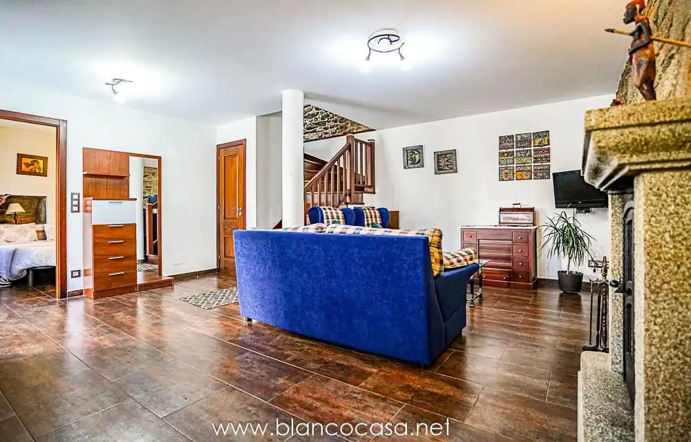 Sala de estar de Casa o chalet en venta en Vimianzo con Calefacción, Trastero y Amueblado