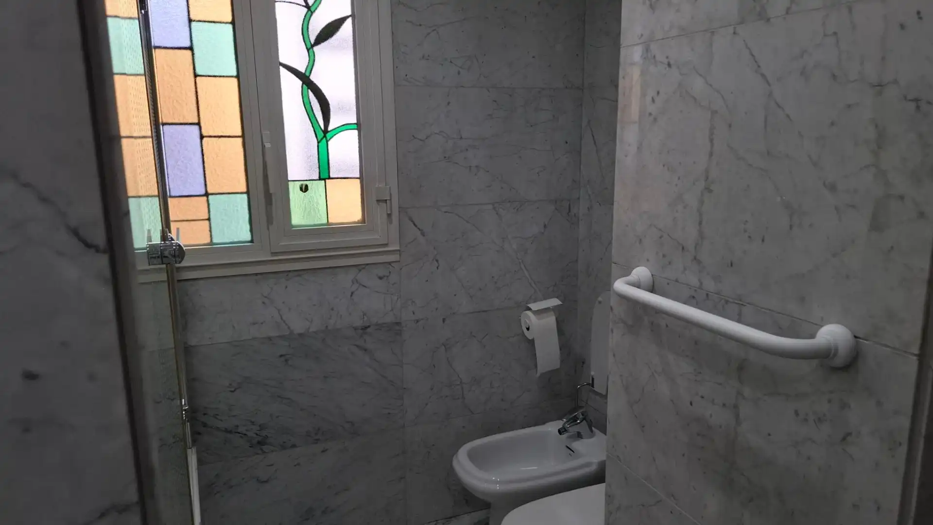 Badezimmer von Dachboden zum Verkauf in Madrid mit Klimaanlage, Heizung und Parkett