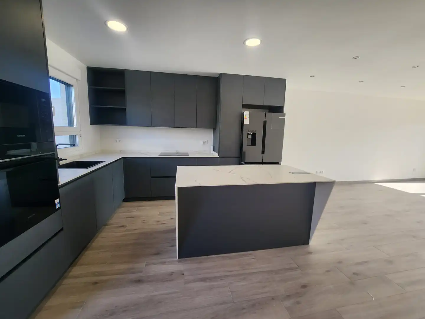 Cocina de Casa adosada en venta en Villalbilla con Calefacción, Jardín privado y Trastero
