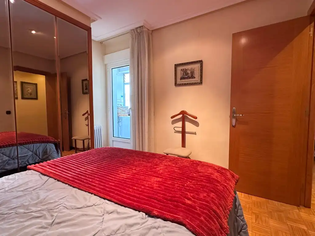 Habitación de Piso en venta en Gijón  con Calefacción, Parquet y Horno