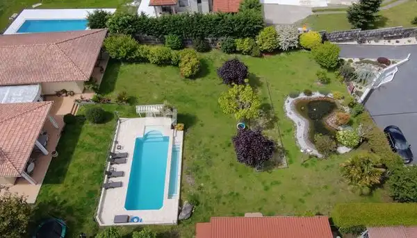 Piscina de Casa o xalet en venda en A Cañiza   amb Calefacció, Jardí privat i Terrassa