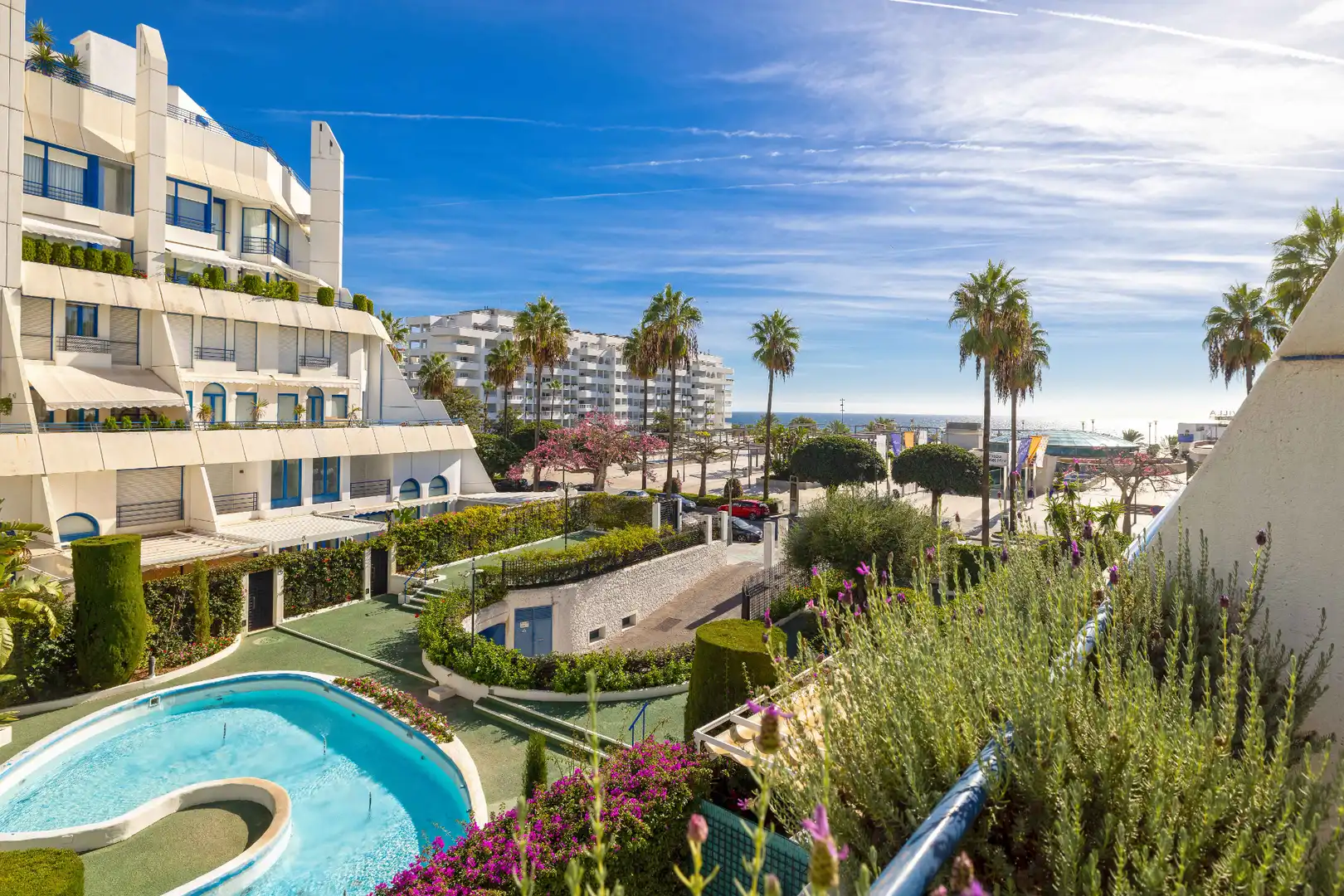 Vista exterior de Dúplex en venta en Marbella con Aire acondicionado, Calefacción y Terraza