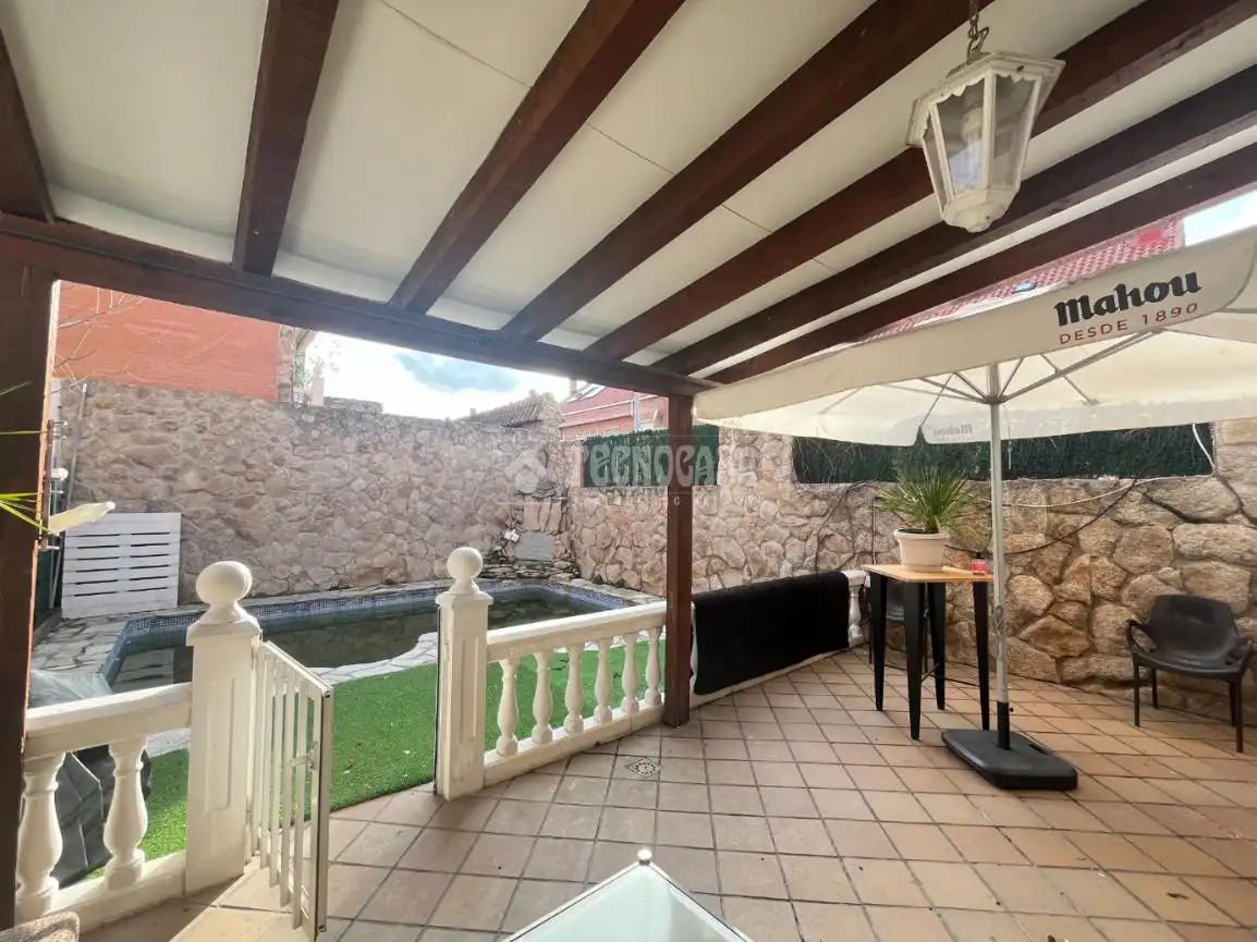 Jardí de Casa adosada en venda en Velilla de San Antonio