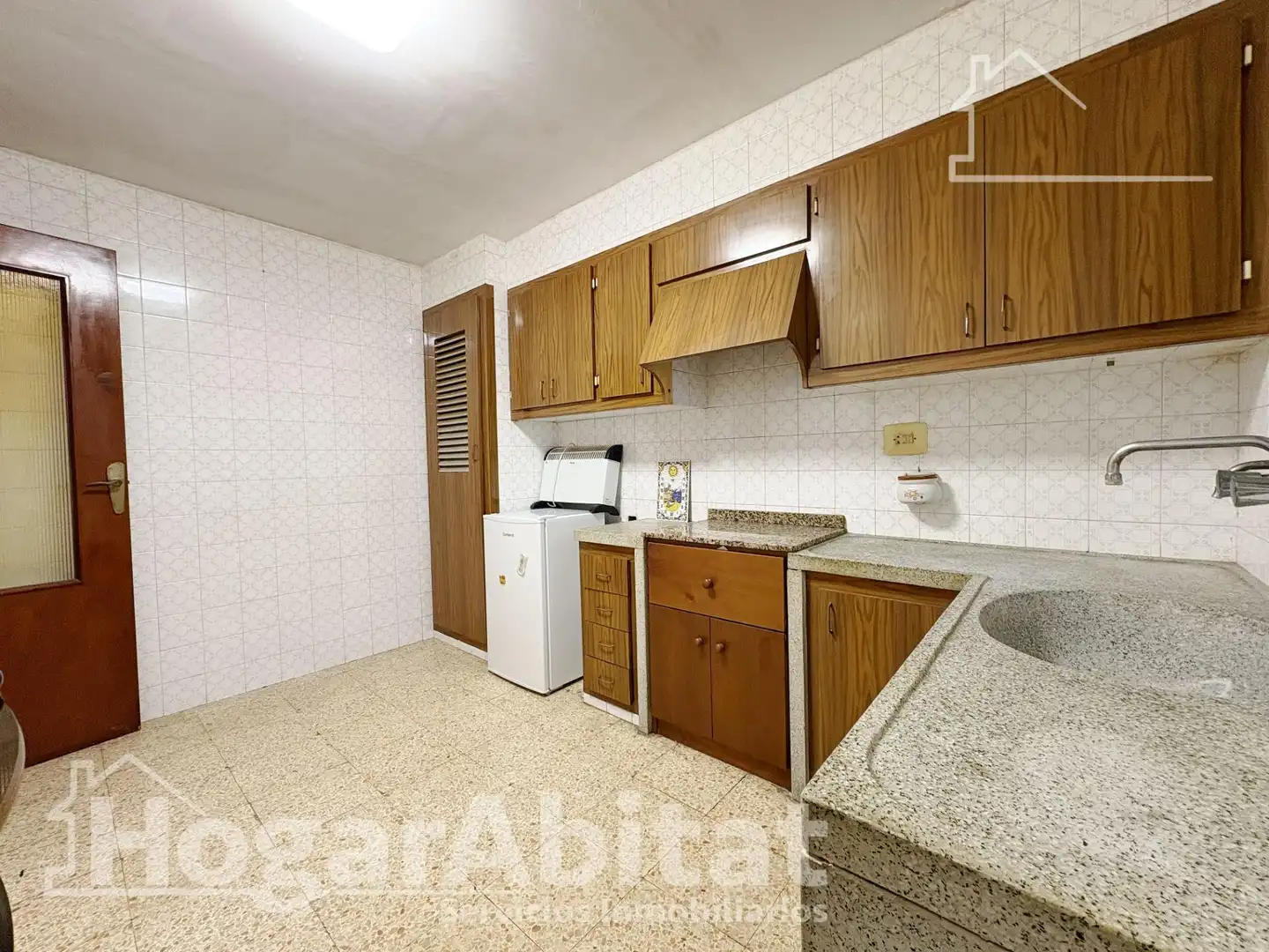 Cuina de Casa o xalet en venda en Tavernes de la Valldigna amb Terrassa i Traster