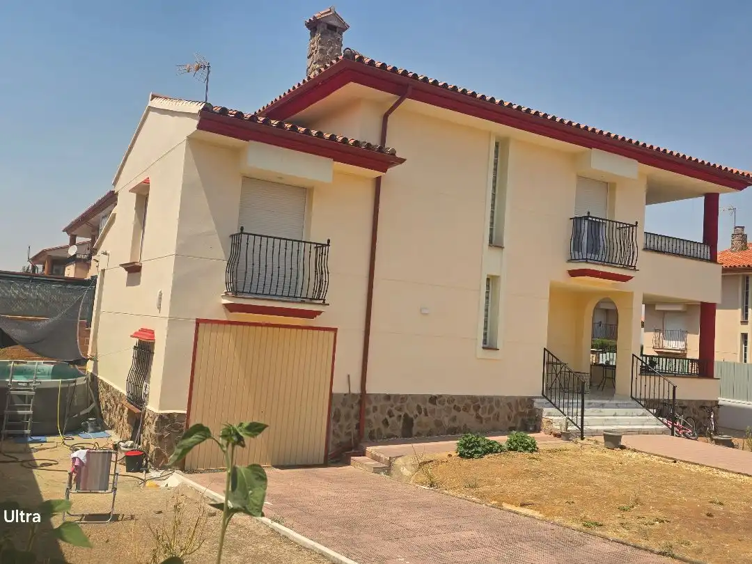 Xalet amb jardí en venda a avenida valle de alcudia 2, imagen 2